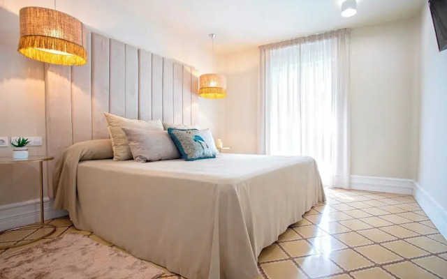Wonderful 5-bedroom Apart in Granada. Recogidas II