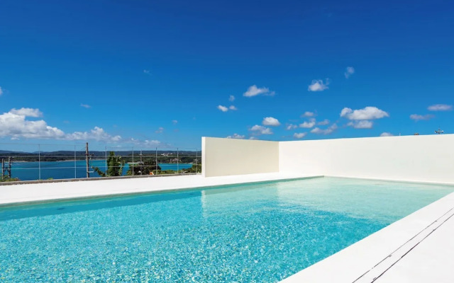 POOL VILLA KOURIJIMA by COLDIO