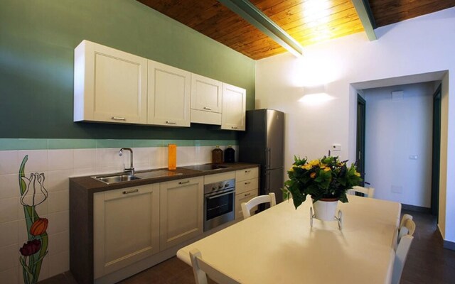 Apartment With one Bedroom in Montecastrilli, With Pool Access, Enclos