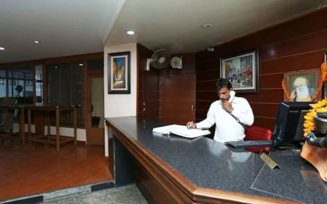 Revking at Hotel Batra