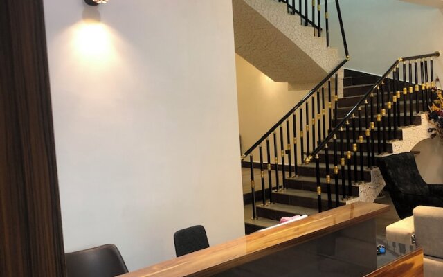 De James Hotels and Suites