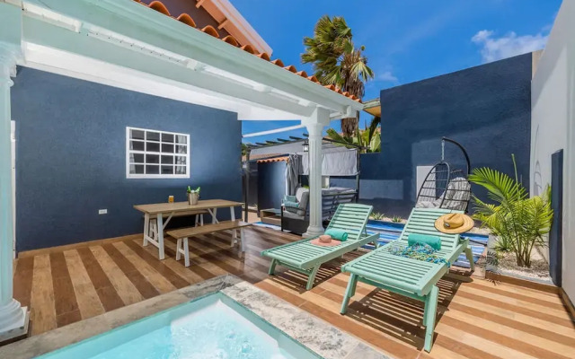 Renovated 4br2ba w Private Pool in Prime Location