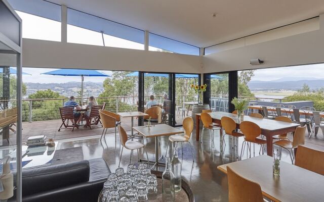 Rosevears Vineyard Retreat