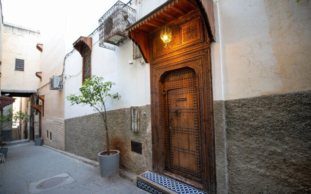 Riad Gemstone