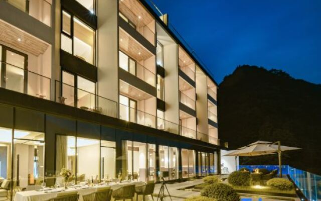 Stream in Cloud Resort Hotel