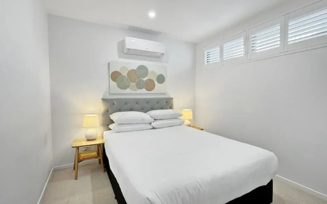 Deluxe 3-bed Unit With Views