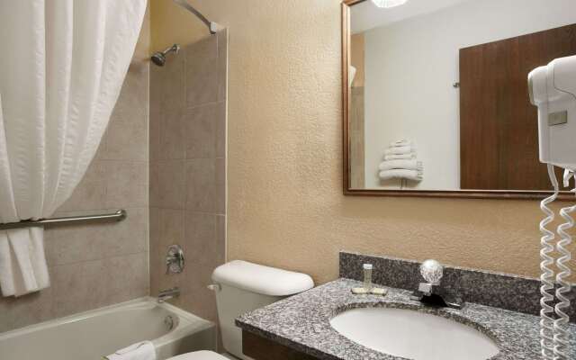 Super 8 by Wyndham New Castle