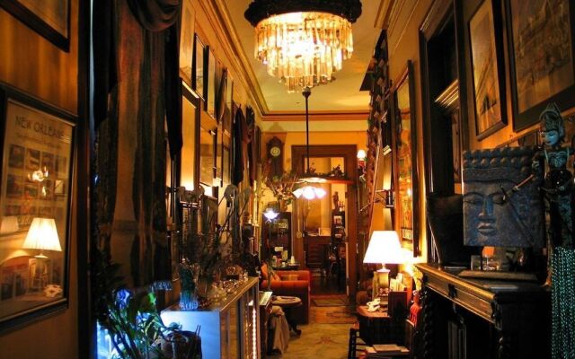 1870 Banana Courtyard French Quarter B&B