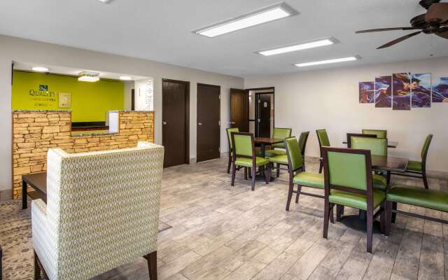 Quality Inn & Suites Metropolis I-24