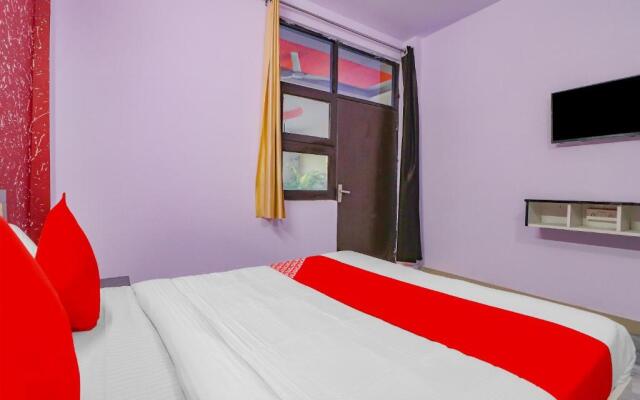 OYO 75632 Primrose Hotel's