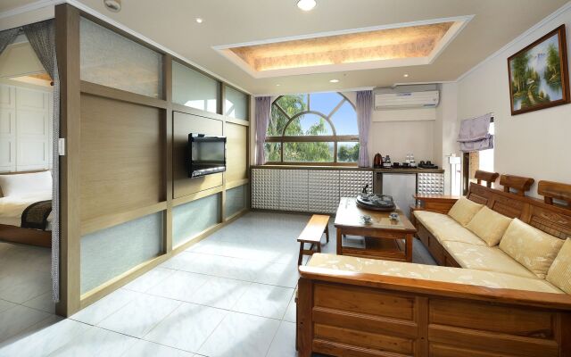 Jinsa Lakeside View Resort