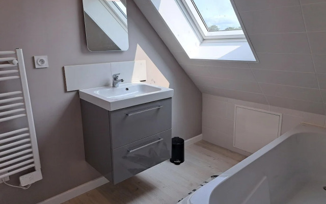 Comfortable Holiday Home Near the Beach