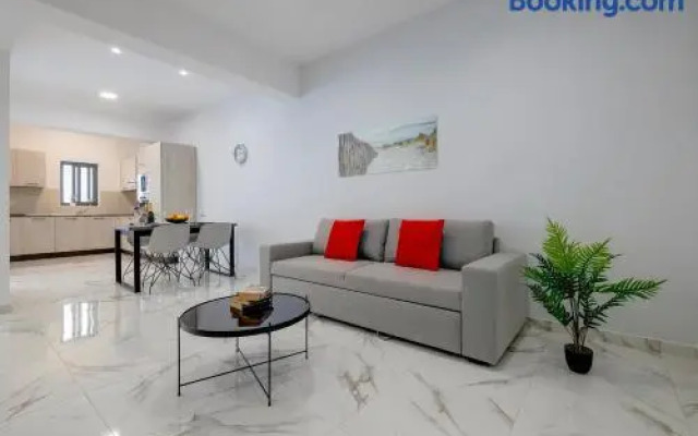 Unbeatable Location 2 Bedroom With Terrace