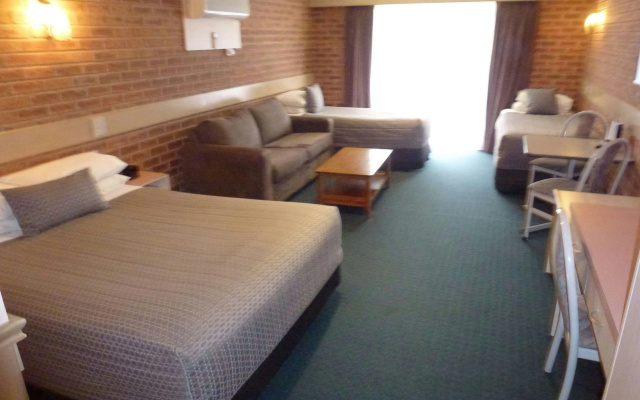 Colonial Motor Inn Bairnsdale – Guest Rooms – Bairnsdale