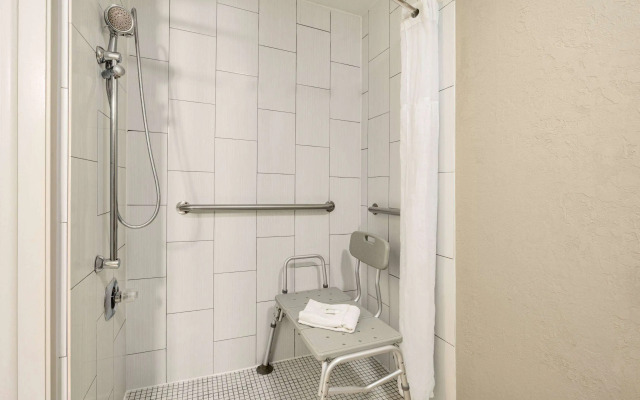 AmericInn by Wyndham Grand Rapids Airport North