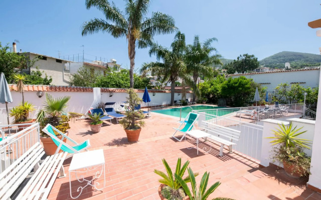 Hotel Candia