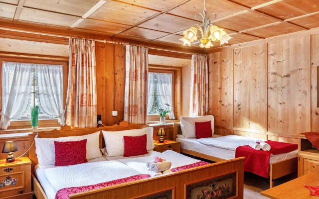 Ferienhaus Familien und Gruppenhaus Garten Grillkamin