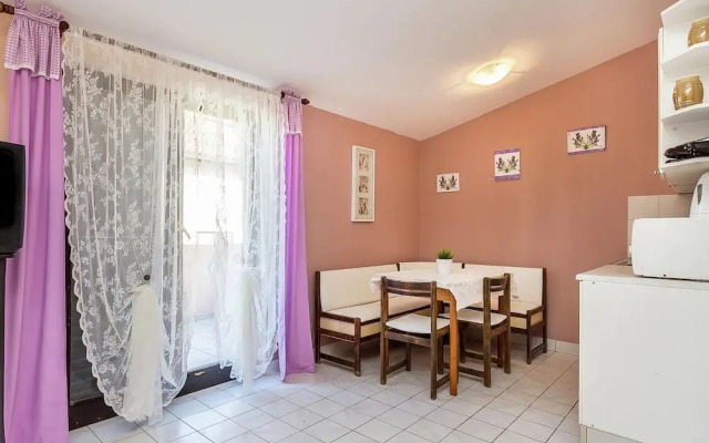 Apartment in Private House With Shared Pool