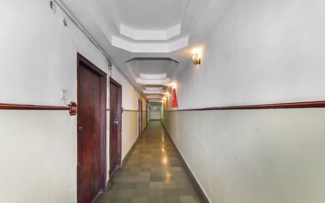 Goroomgo Red Sea Plaza Bhopal