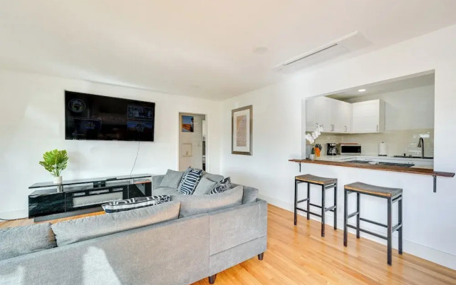 Steps to Beach: 'house Kitsune' in Oceanside