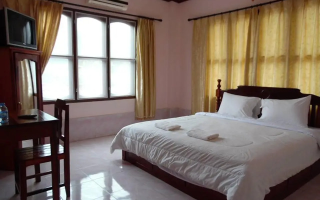 Khamphone Hotel