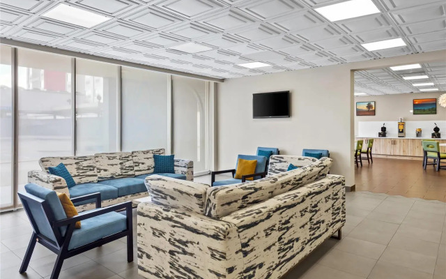 Suburban Studios Charleston - Civic Center