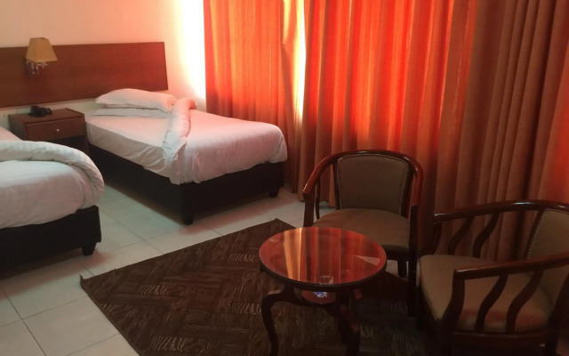 Zaina Plaza Hotel