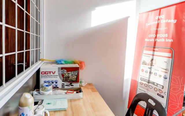 OYO 91305 Merah Putih Inn