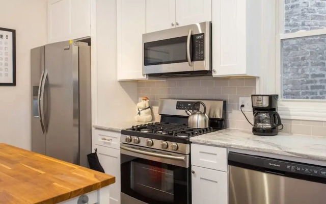 Chic Logan Pad - Modern Meets Retro