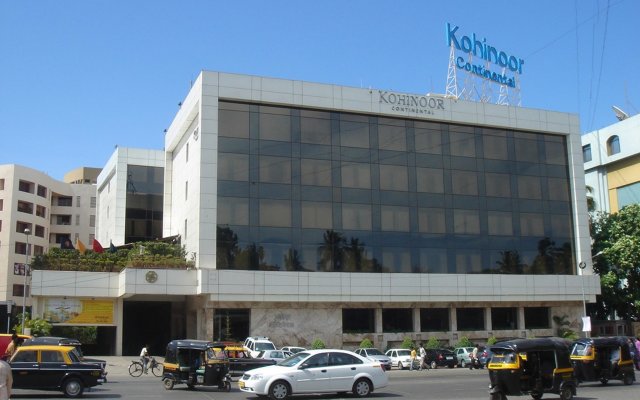 Hotel Kohinoor Continental, Airport