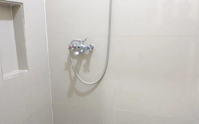 Rifaraz Syariah Hotel by OYO Rooms