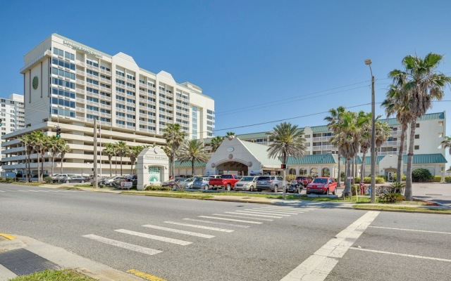 Daytona Beachfront Condo w/ Ocean View