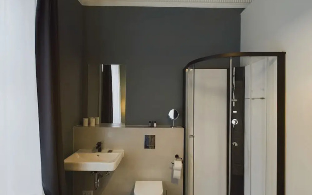 Art Apartments