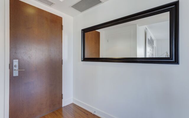 Palais-des-Congrès Furnished Suites by Hometrotting