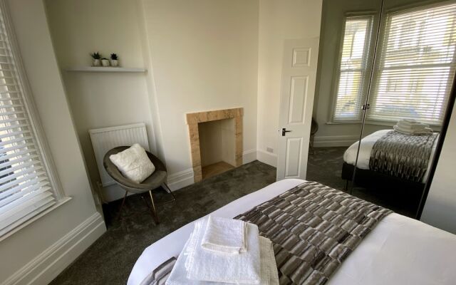 Stylish Apartment 16min from Stratford International