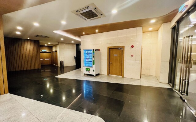 Robertson BY Shahjalal Suites