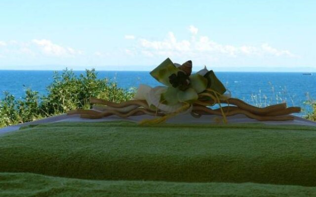 Paradise Bay Hotel