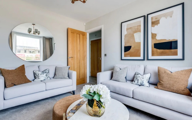 Stylish 4-br House - Free Parking Nice Garden