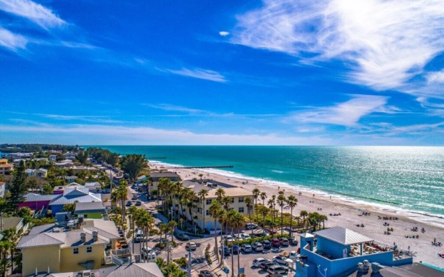 Beach Bay Breeze by Anna Maria
