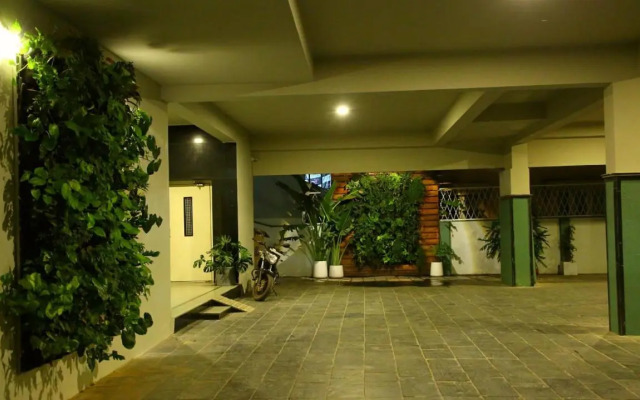 OYO 12459 SilverKey Gachibowli