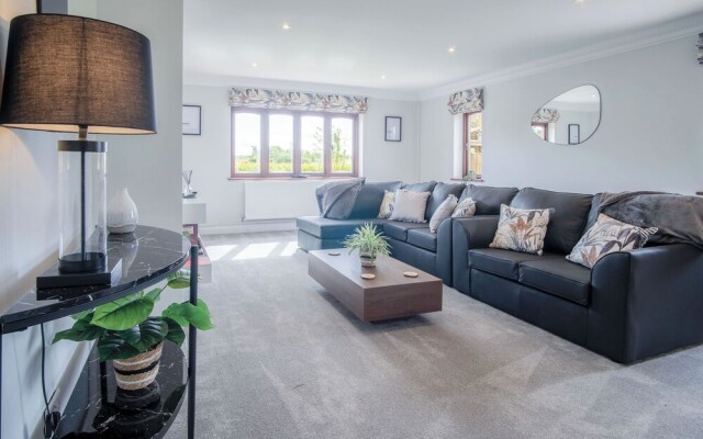 Springfield Lodge - 3 Bedroom Home - Princes Gate