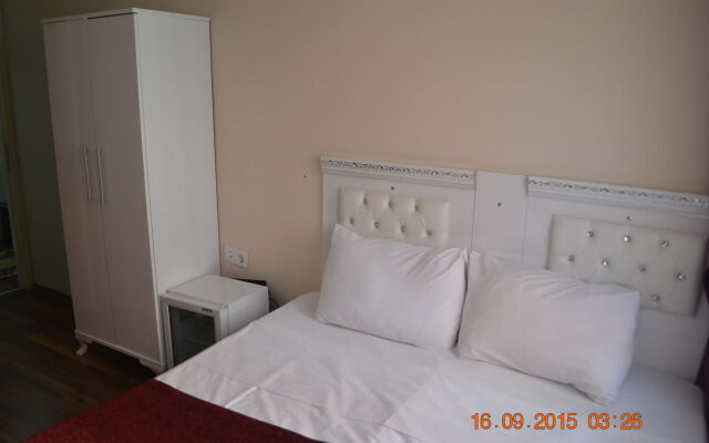 Merot Suites