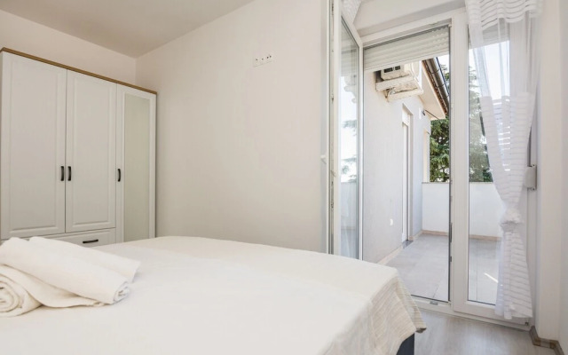 Pool Apartment Bakija 2