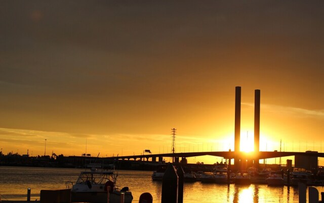 Dockland View Apartment