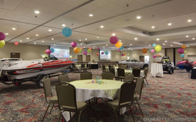 Holiday Inn Express & Suites Willmar by IHG