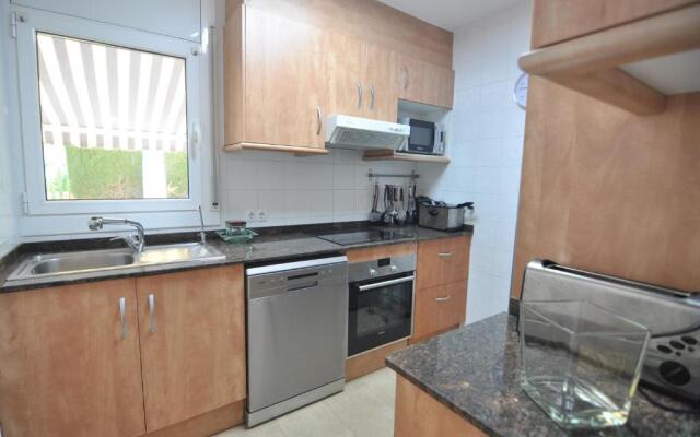 RNET - Port Estrella - 18 Roses Costa Brava