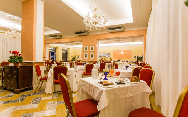 Mariano IV Palace Hotel