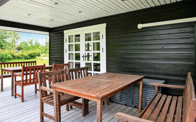 8 Person Holiday Home in Hojslev