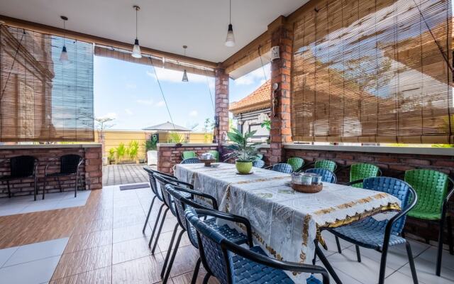 OYO 914 Batukaru Garden 5 Sevilla Residence