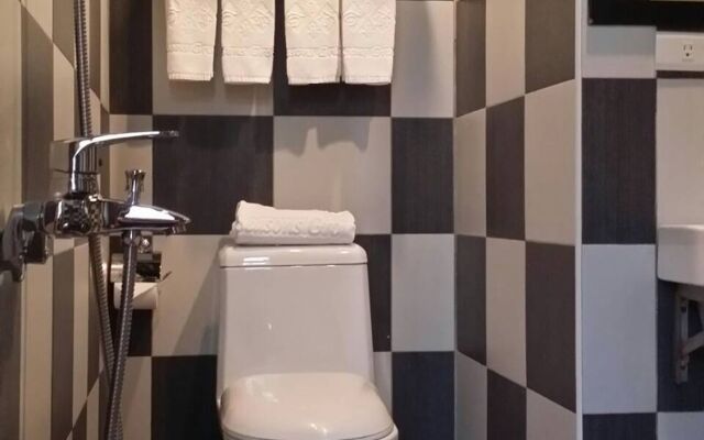 R10 Eco Hotel